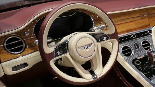Bentley-Lederlenkrad.jpg