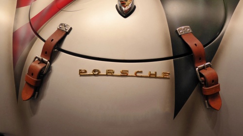 Porsche-Lederriemen.jpg